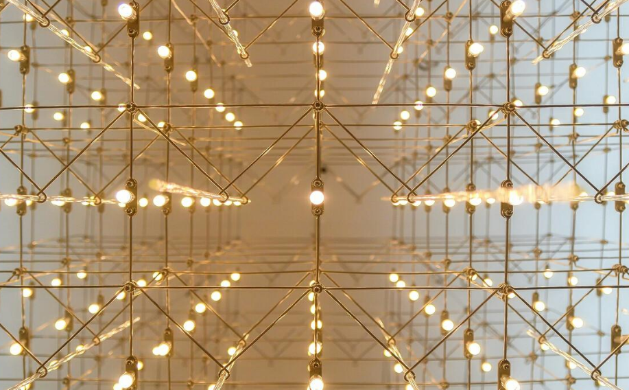 如何選購光學(xué)隔振平臺